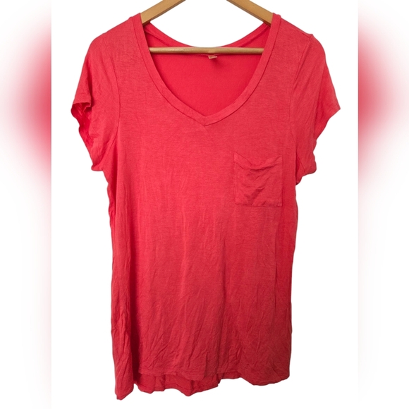 Ocasion Tops - Ocassion Coral V-Neck Women's Top Size 2x